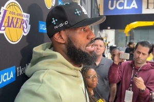 詹姆斯：向拉塞尔和刘易斯致敬 希望新援能尽快融入球队体系