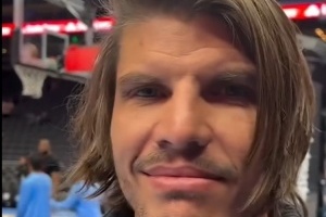 科沃尔祝詹姆斯生快：40是个好数字 建议把头发或胡子留长