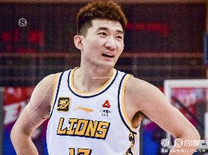 给对面抢麻了！孙铭徽半场8抢断11分5助 正负值+25全场最高！