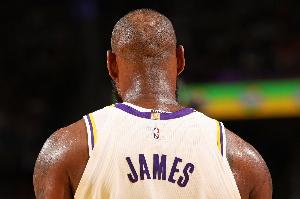 40岁的球星们表现如何？仅5人能场均得分上双 能上20+的不愧是他