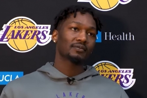 芬尼-史密斯谈首秀：主场气氛燃爆了 很遗憾我们没能取胜