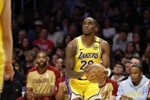 火力支援到位！米尔顿替补10分钟三分4中2得6分2板