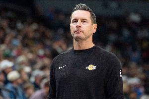 冷知识！雷迪克和芬尼-史密斯20-21赛季曾在独行侠做过队友