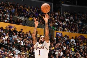 二进宫布鲁克林拉塞尔手握湖人和篮网的单赛季三分命中数纪录