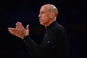 国王临时主帅：希望看到球员们上场就进入战斗状态 我相信他们