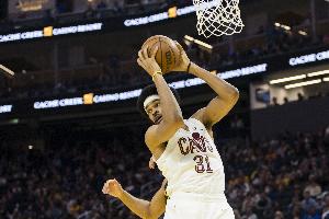 阿特金森：阿伦攻防两端都很出色 他是本场比赛的明星&他被低估了