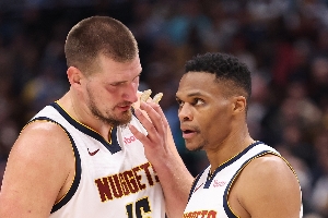 队友同砍三双！历史仅17次！威少三次最多总决赛惊现一次