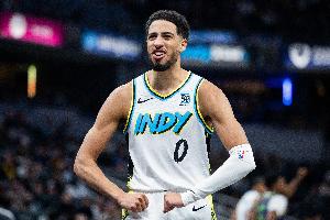 卡莱尔谈哈利伯顿：我们需要他冲筐成为得分手 今天他就是这样