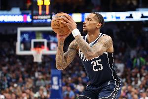 高开低走！华盛顿20中8拿下28分4板 首节19分&末节挂零