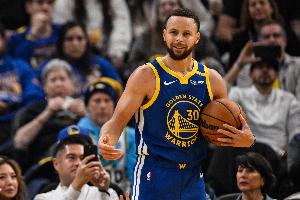 库里谈16胜16负：用现在流行的说法就是我们现在非常平庸