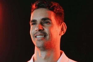 队内最高薪！奥斯卡晒圣保罗定妆照：新年新挑战，准备好了