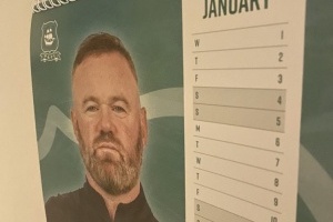 尴尬！邮报：鲁尼仍在普利茅斯新年挂历中，该挂历现5折出售