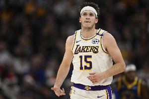 空砍！里夫斯20中11&13罚12中砍35分9板10助 得分平生涯单场最高