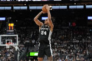 难阻失利！瓦塞尔14中8拿到22分7板4助 三分7中3