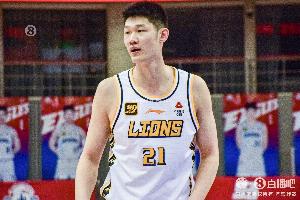 轻松两双！胡金秋13中8拿下20分12篮板