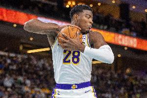 贻误战机！八村塁10中3&三分3中0仅得7分5板 要劲球就是不进