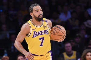 队记：失去拉塞尔后湖人密切关注替补进攻表现 文森特或将被替换