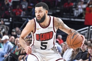 范乔丹：主裁把我罚出场是因为觉得我撞了他 他想以此来控制比赛