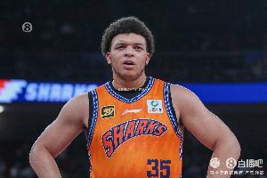 关键上篮拿下比赛！洛夫顿19中11砍下28分13板8助2断1帽