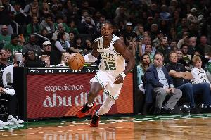 买断条款45万！Stein：76人&森林狼&热火&掘金&绿军有意朗尼-沃克