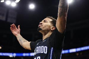 科尔-安东尼谈绝杀：那记投篮很酷 原本那个战术是给席尔瓦安排的