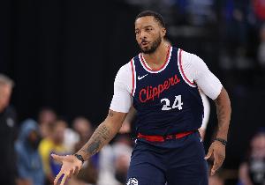 鲍威尔砍下35分！船记：值得入选全明星