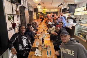 电讯报：德泽尔比组织全队团建活动，希望球员们之间多交流