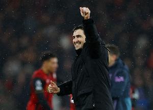 图片报：勒沃库森正在物色新帅人选，候选包括伊劳拉、赫尔泽勒等