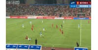 向余望突入禁区左脚抽射球门近角，被门将扑出底线