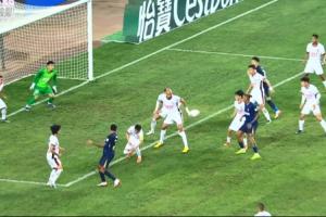 绍尔角球发出疑似击中费利佩手臂，三镇球员投诉手球，裁判未理会