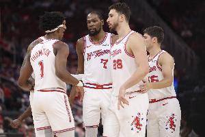 阿门：我们有很多球员能做出贡献 必须有下一个人顶上的心态