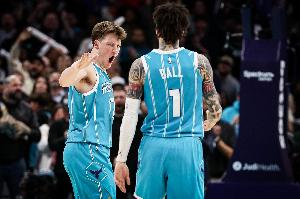 媒体人：三球和克尼佩尔就像当年的库里和埃利斯 应赶快扶正后者