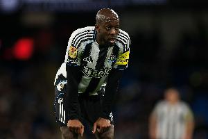 5500万镑血亏！英媒：29岁维萨被估价2000万，加盟后重伤+仅进3球