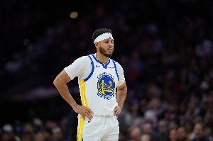 存在感不强！赛斯·库里本季出战10场 场均7.1分&三分命中率48%