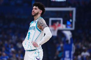 三球：我们跑了太多战术 但说真的 从一开始我就应该拿球接管比赛