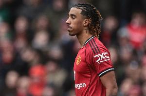 记者：约罗训练中遭遇轻伤，曼联认为他不会伤缺太长时间