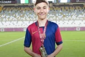 留住未来！每体：巴萨与U16梯队小将雷巴克的续约即将敲定