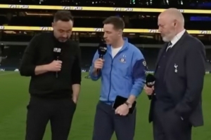 德泽尔比：西蒙斯能在我麾下踢球是他的幸运，毕竟我很懂这类球员