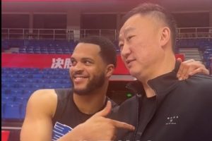 和主教练已冰释前嫌！韦瑟斯庞：球队有需要 随时可以坚持出场