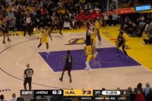 几乎不用起跳！海斯跟防申京 轻舒猿臂送后者大帽