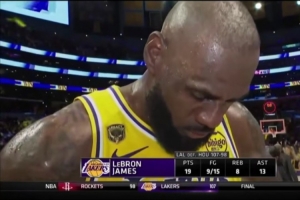 【完整版】詹姆斯：我们感受到了季后赛强度 下场会准备得更充分