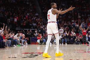 Skip：这场丑陋的G1湖人会赢20分 没有杜兰特火箭进攻迷失了