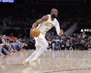 绿军球迷嘲讽76人！布朗：我们只是上场打球 他们是支很棒的球队