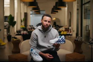 库里：圣诞大战对阵克莱穿上他的签名鞋 对我来说意味着全世界