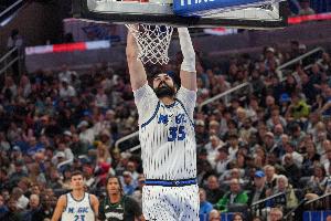 首节领先活塞8分！小瓦格纳突破不中&比塔泽跟进双手补扣砸进