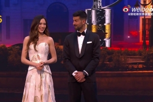 小德搭档谷爱凌主持劳伦斯奖颁奖典礼，现场秀“北京口音”中文