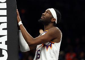 左脚持续酸痛！美记：太阳中锋马威或缺席对阵雷霆的整个系列赛